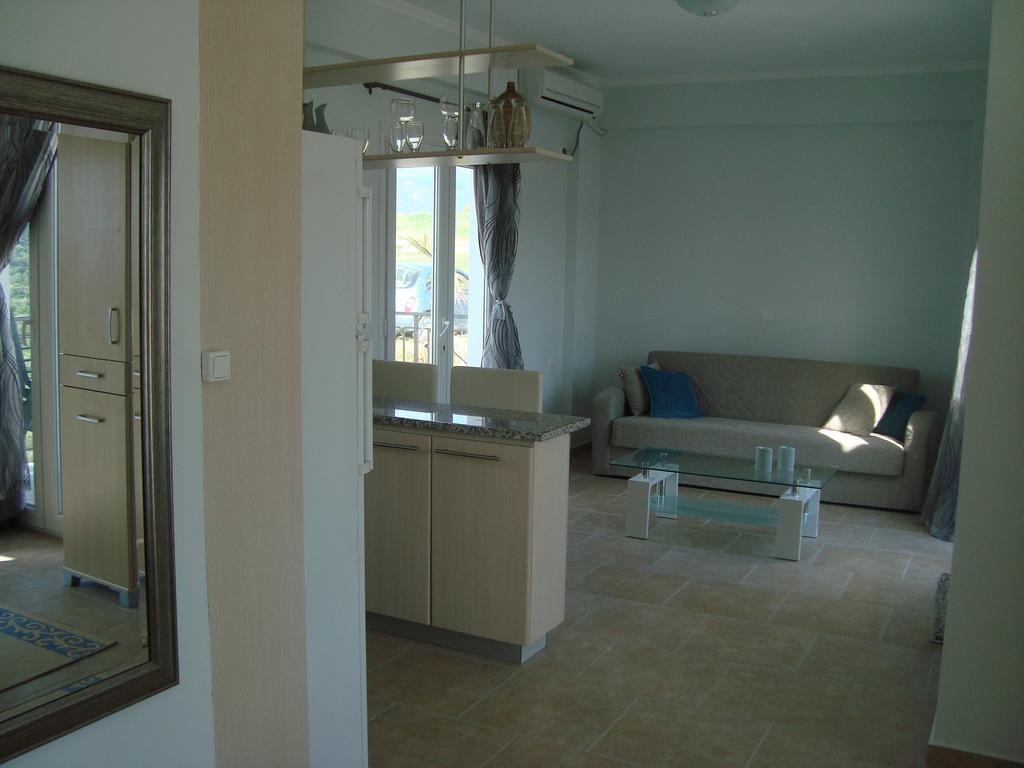 King'S View Apartment Anaxos Room photo